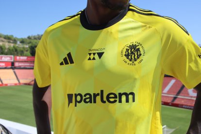 Imatge de la nova segona equipació del Nàstic.