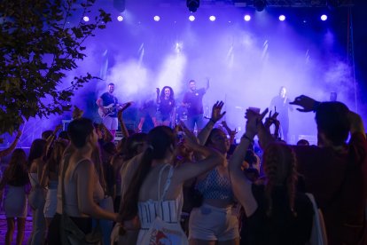 Imatge del concert del grup Mano’s Rock celebrat durant l’edició passada del Festival Mamut de l’aparcament del Mas de l’Abeurador de la Canonja.