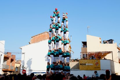 9 de 8 dels Castellers de Vilafranca a la diada de la Mare de Déu d'Agost de la Bisbal del Penedès