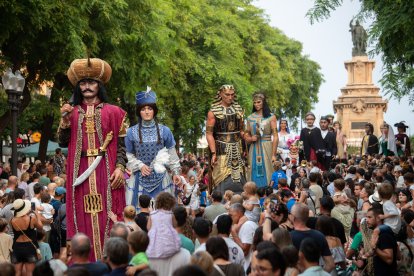 La X Trobada de Gegants i Nanos de Sant Magí va omplir de color i música el centre de Tarragona.