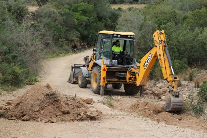 Obres en un camí a Roquetes