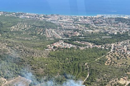 Vista aèria de l'incendi a Roda de Berà
