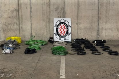 Cables elèctrics recuperats per la Guàrdia Urbana de Tarragona.