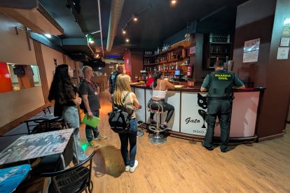 Imatge d'una inspecció en un local de Tortosa.