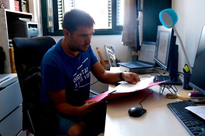 L'Òscar Ibáñez fa teletreball i s'ha agafat festa pel tall ferroviari.