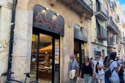 Imatge de les pintades a la botiga 'Sabor a España' de Tarragona.