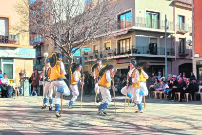El passat mes de gener l’Esbart Dansaire Ramon d’Olzina va presentar el Ball de Pastorets.