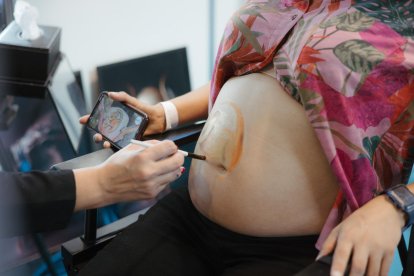 L’objectiu és donar eines i recursos que ajudin a viure la maternitat i la paternitat amb confiança i serenitat.