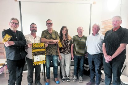 Organitzadors, artistes i col·laboradors del projecte ‘Jornal’, que es va presentar ahir a Tarragona.