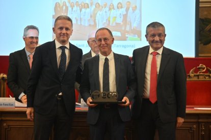 El Dr. Josep Gumà director de l'IOCS va recollir el premi en la gala.