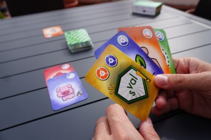 El joc SUPERVAL, creat per l’ICIQ, explica els cicles del carboni i el nitrogen de manera lúdica.