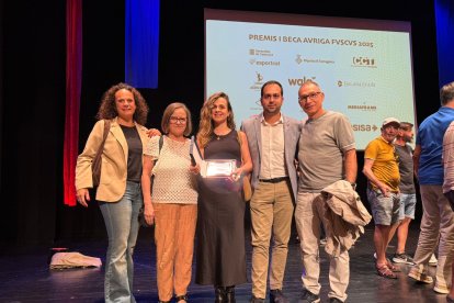 Gemma Garriga, germana del futbolista, va recollir el guardó.