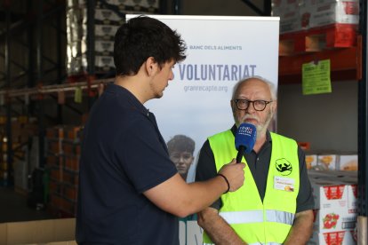 Sota el lema “Ho donem tot”, volen destacar que la ciutadania pot aportar, més enllà dels aliments i diners a la causa, també el seu temps.