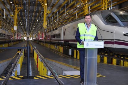 Visita d'Óscar Puente al nou taller d'alta velocitat de Fuencarral II, Madrid