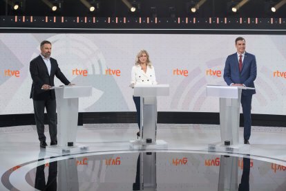 Imatge d'arxiu de Pedro Sánchez, Yolanda Díaz i Santiago Abascal, al debat a tres de TVE