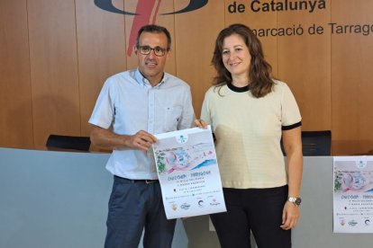 Els representants de l’Oncoswim durant la presentació.