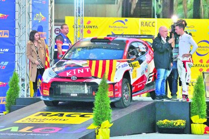 Imatge del podi situat al passeig Jaume I de Salou en la darrera edició del RallyRACC Catalunya-Costa Daurada.