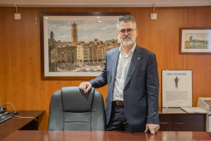 El regidor d’Hisenda, aquí al seu despatx, afirma que les ordenances són també «una eina de transformació».