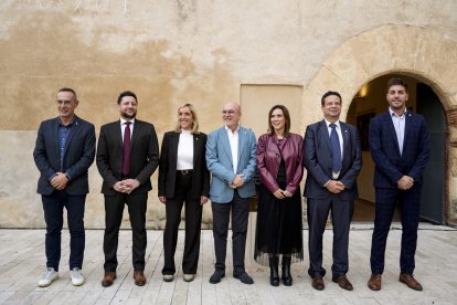 Imatge dels alcaldes dels municipis que integren l'associació
