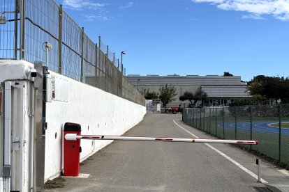 Qualsevol persona que encara no hagi tramitat el permís pot fer-ho a la recepció del pavelló.