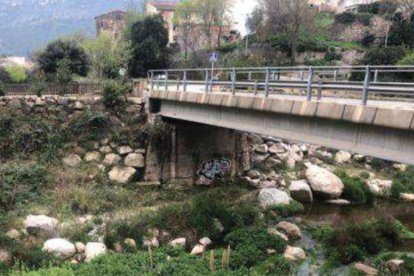 Punt on es construirà l'estació d'aforament en el riu Brugent.