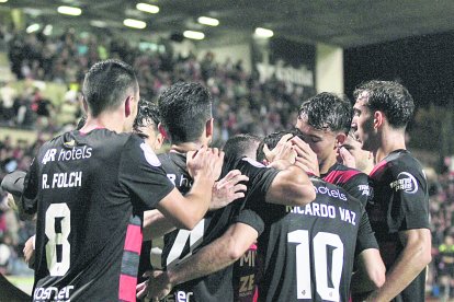 Els jugadors del Reus FC Reddis celebrant un gol.