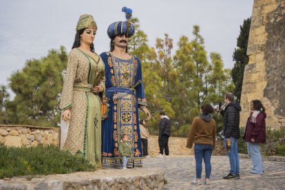 Els elements del Seguici Popular es repartien al llarg del Passeig Arqueològic.
