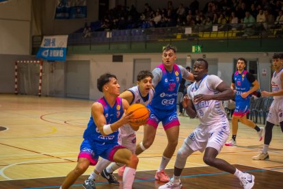 Iker Fernandez va liderar als del Serrallo en una victòria èpica