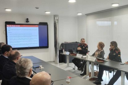 Els ponents han abordat la temàtica “Importància i abast del dispositiu integral de seguretat Grèvol dels Mossos per Nadal”.