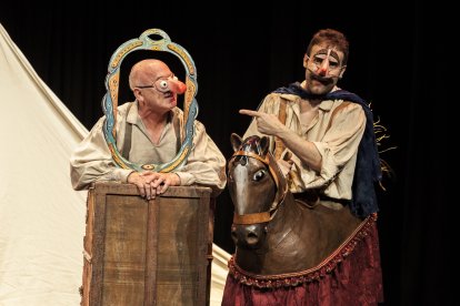 La creació ha rebut el premi al millor espectacle familiar de la Feria de Castilla i León i el Nas d’Or del Festival de Pallassos de Cornellà.