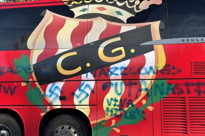 Les pintades que han aparegut aquesta matinada a l'autobús del Nàstic de Tarragona