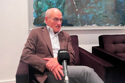 Imatge d'arxiu del president de l'Acadèmia Catalana de Gastronomia i Nutrició, Carles Vilarrubí, en un moment d'una entrevista amb l'ACN