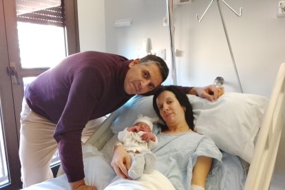 Marcos Galindo amb els seus pares.