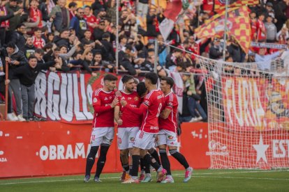 Els jugadors del Nàstic celebrant, amb Jaume Jardí al centre de la imatge, un gol marcat aquesta temporada.