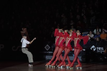 Fotografia de l'espectacle 'Trencadís: De la Natura a la Llum', celebrat en el marc de l'Any Gaudí al Pavelló Olímpic.