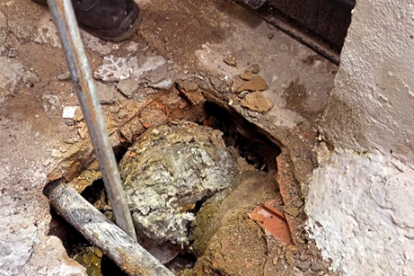 Imatge d'un embús causat per tovalloletes.