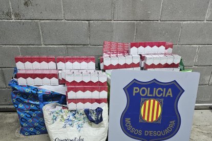 Imatge dels paquets de tabac decomissat.