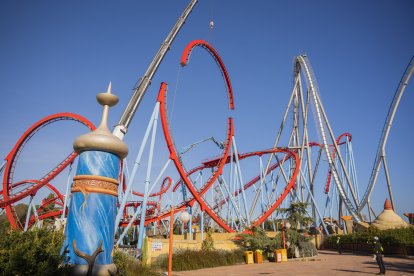 El Dragon Khan inicia la renovació de dos dels seus 'loopings'.