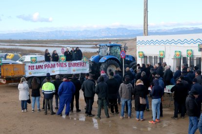 Concentració d'Unió de Pagesos a la platja de la Marquesa de Deltebre