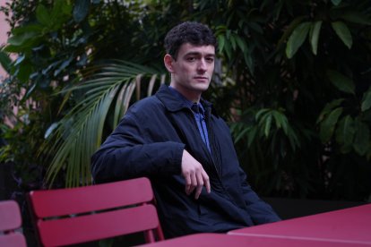 L'escriptor tarragoní Pol Guasch presentant el seu llibre 'Relíquia' a la seu d'Anagrama, a Barcelona