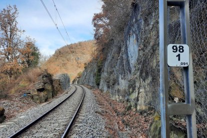 Tram de via després de les obres d'adequació d'Adif