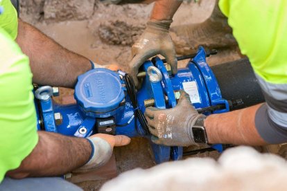 Las actuaciones más conflictivas incluyen cortes de suministro por impago y la retirada de conexiones fraudulentas.