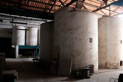 Tines sense ús a la cooperativa agrícola del Vendrell, adquirida per l'Ajuntament i on projecta la futura Casa de la Cultura.