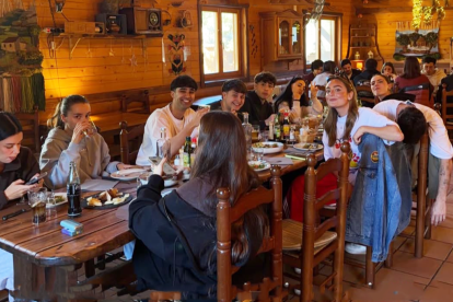 Los influencers se hospedan en los Xalets de Prades, un complejo rural situado en plena naturaleza.
