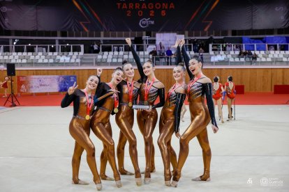 El conjunt sènior del Nàstic de Tarragona al Trofeu Ciutat de Tarragona.