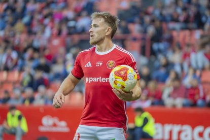 El lateral dret del Nàstic de Tarragona, Sergio Santos durant un partit d'aquesta temporada al Nou Estadi.