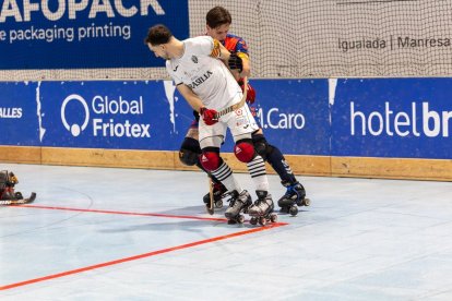 El capità del Reus Deportiu Brasilia, Joan Salvat, durant el darrer duel de Champions contra l'Igualada.