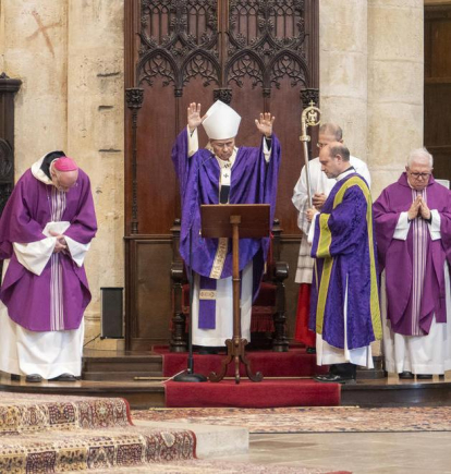 El arzobispo también remarcó la autenticidad del Pontífice.