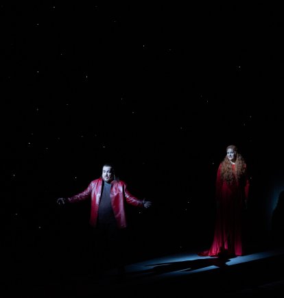 Clay Hilley i Lise Davidsen, Tristany i Isolda al segon acte, declarant-se l’amor en una escena que hauria d’haver encès l’escenari i que va quedar sorprenentment anestesiada.