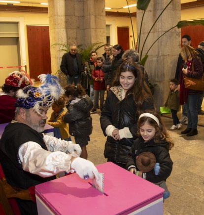Els patges reials es van instal·lar al pati Jaume I de l'Ajuntament de Tarragona.